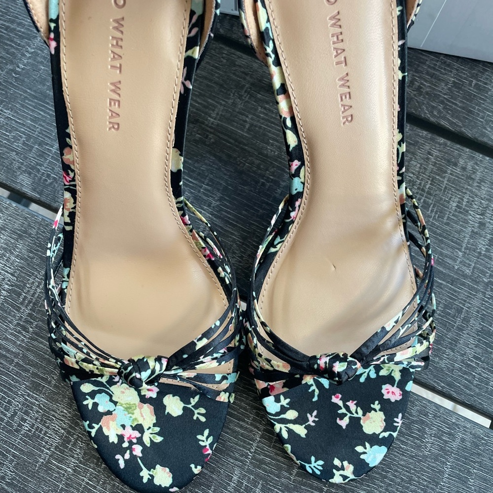 Beautiful heels - Picture 2 of 3